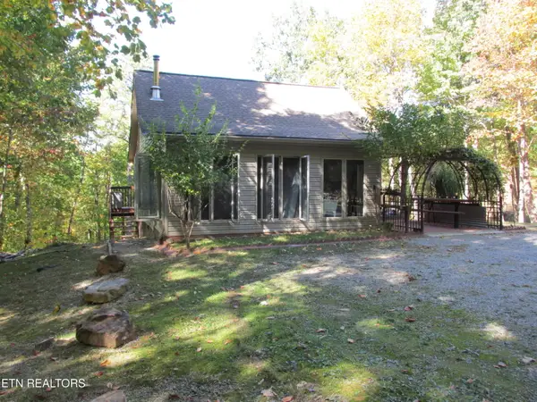 1042 Old Oliver Rd, Walland, TN 37886