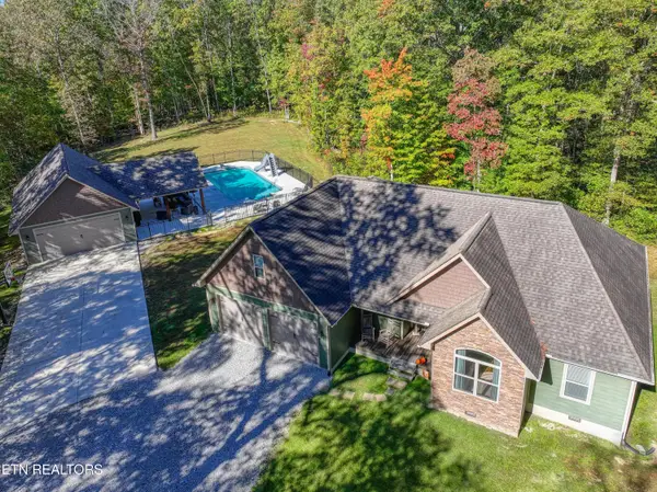 10449 Scott Hwy, Helenwood, TN 37755