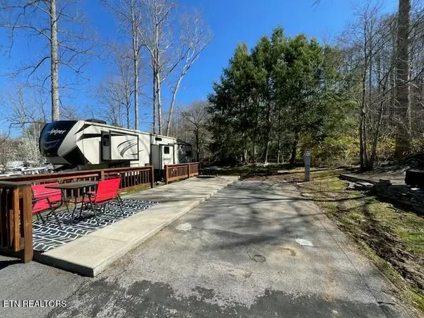 4229 East Pkwy, Gatlinburg, TN 37738