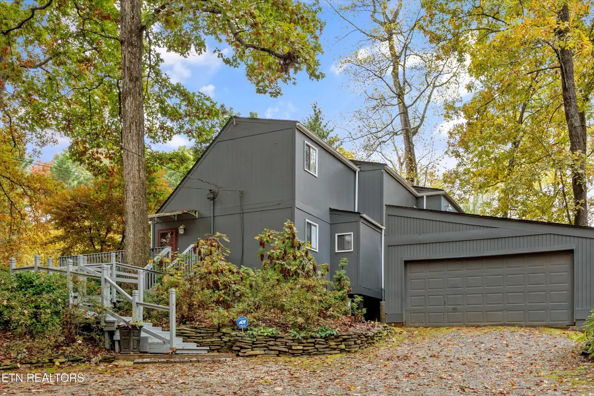 9428 Jim Loy Rd, Strawberry Plains, TN 37871 - #1