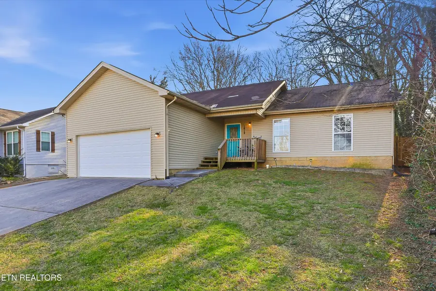 1414 Wales Ave, Maryville, TN 37804 - #2