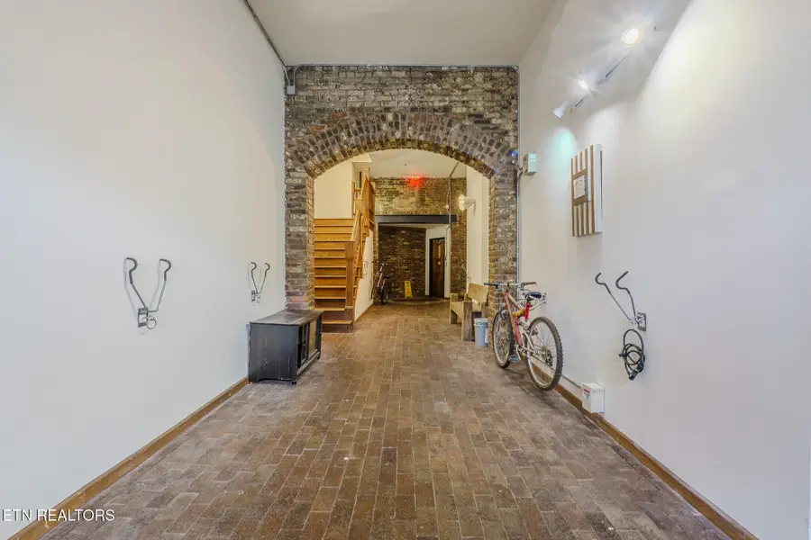 105 W Jackson Ave #2, Knoxville, TN 37902 - #2