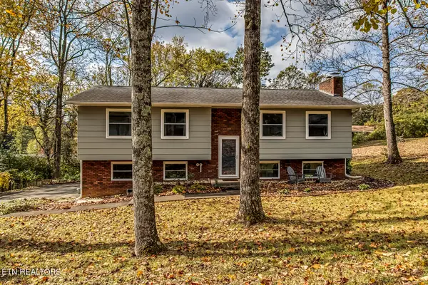 1517 Arrow Wood Rd, Knoxville, TN 37919