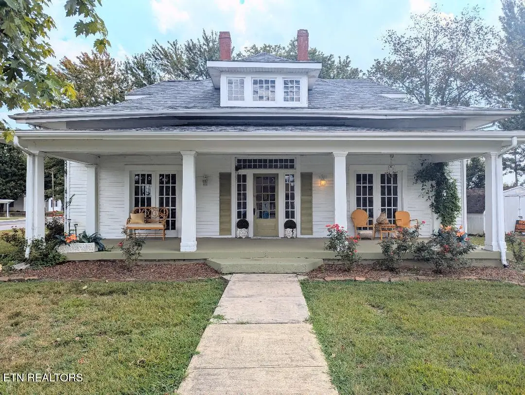 106 N Oak St, Monterey, TN 38574 - #1