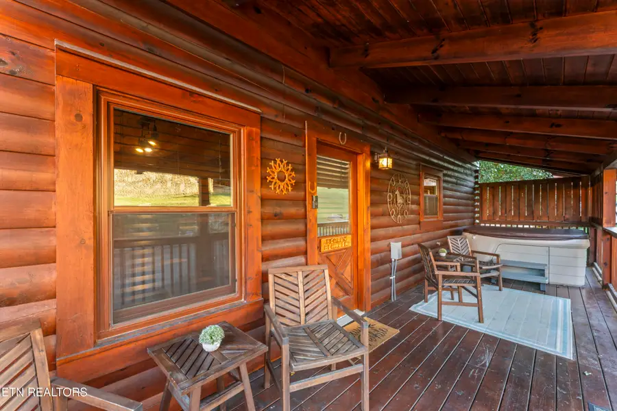 526 Blackberry Ridge Way, Pigeon Forge, TN 37863 - #3