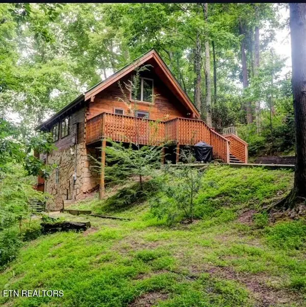 833 Stans Rd, Gatlinburg, TN 37738