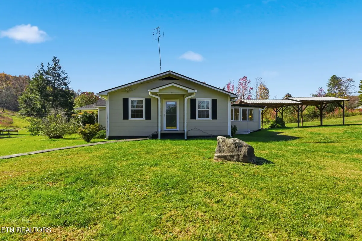 3623 Sugar Grove Valley Rd, Harriman, TN 37748 - #1