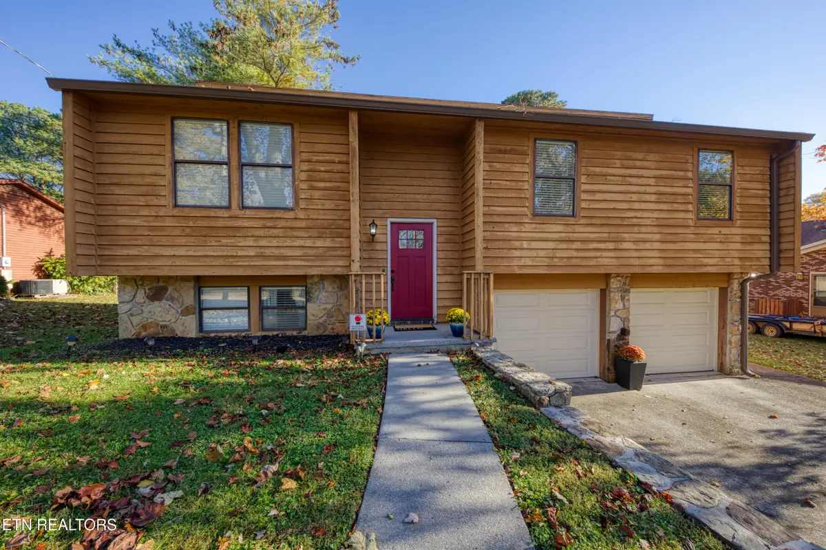 8837 Flintlock Rd, Knoxville, TN 37931 - #1