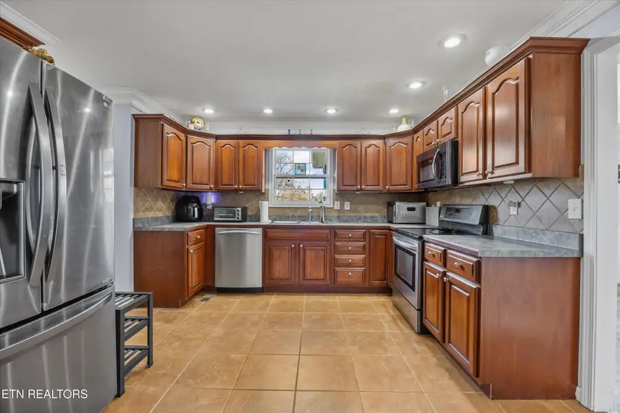 6213 Ridgeview Rd, Knoxville, TN 37918 - #3