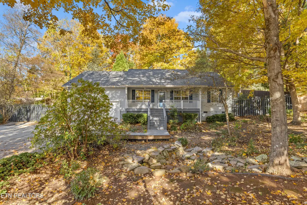 1502 N Courtney Oak Lane, Knoxville, TN 37938 - #1