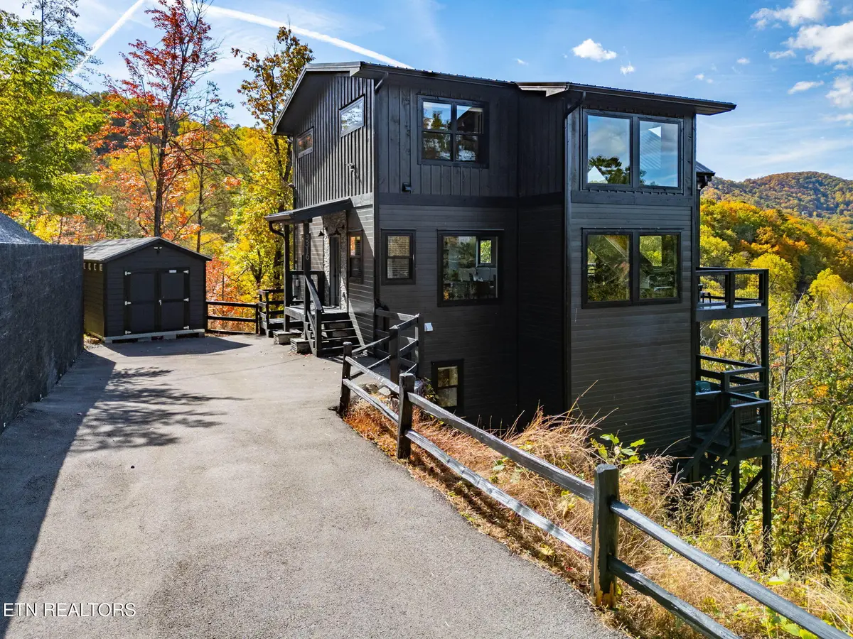 3316 Sugar Maple Loop Rd, Sevierville, TN 37862 - #1