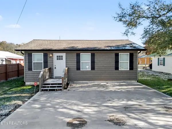 210 Church Ave, Rocky Top, TN 37769