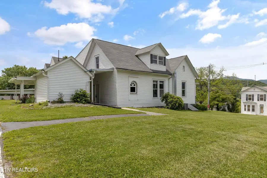 313 W Spring St, Oliver Springs, TN 37840 - #3