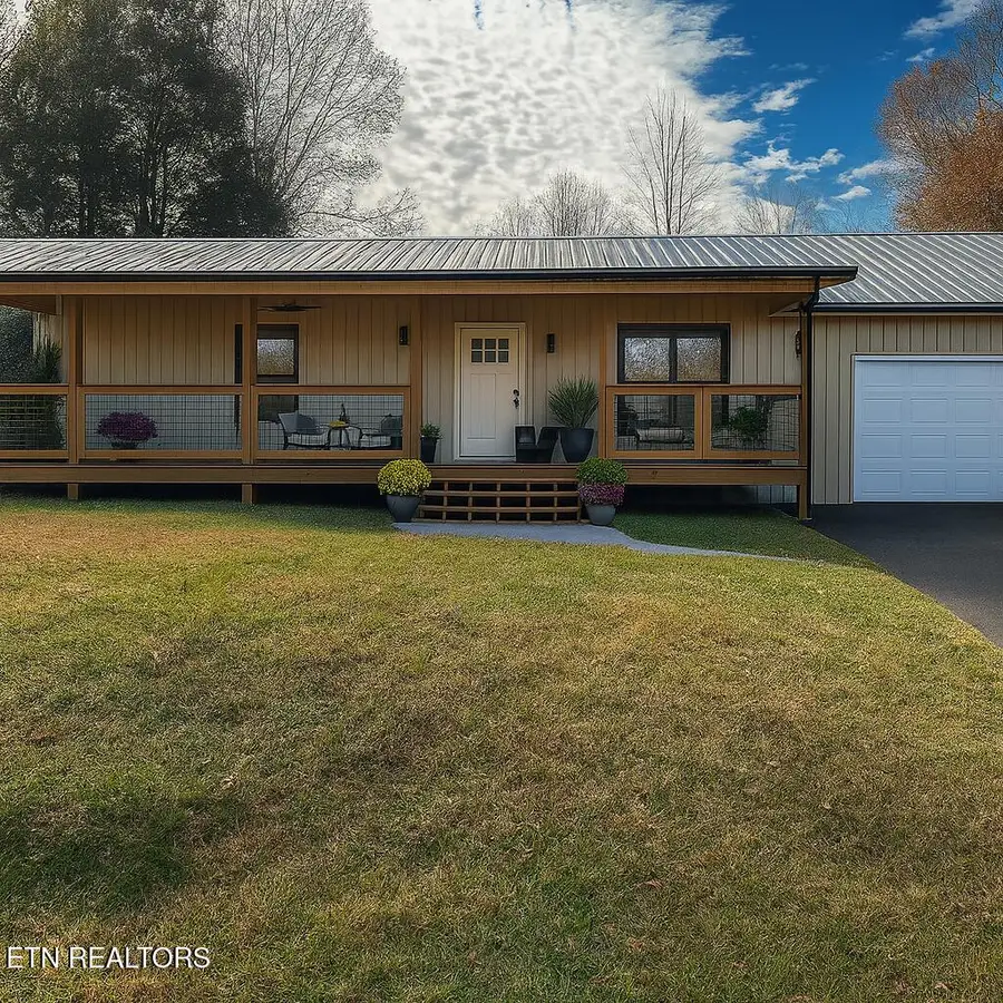 404 High St, Elgin, TN 37732 - #2