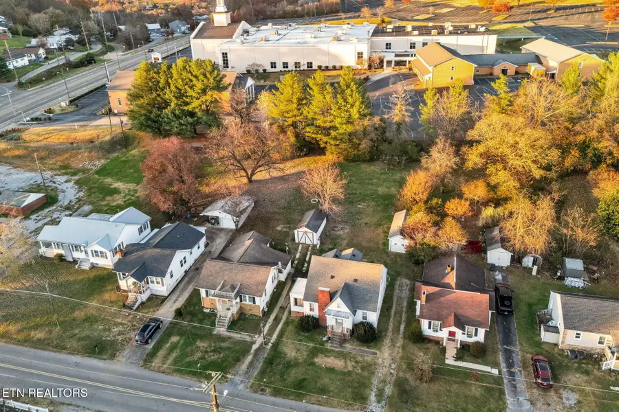 129 Virginia St, Kingsport, TN 37665 - #3