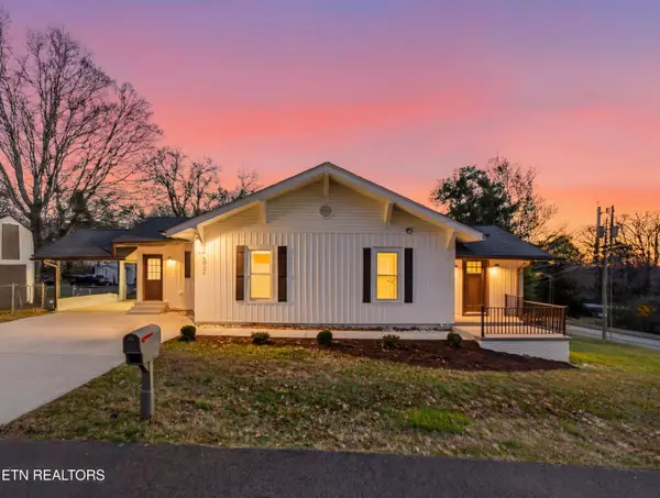 5936 Grove Drive, Knoxville, TN 37918