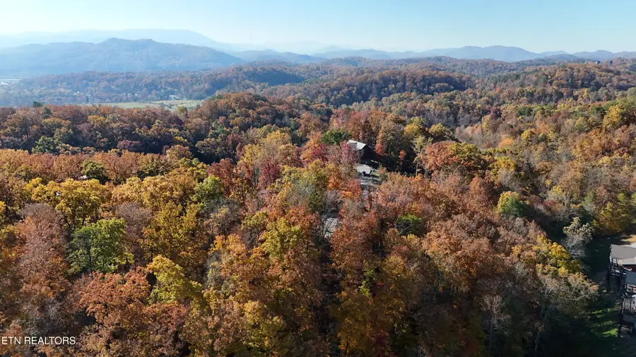 Hawks Nest Way, Sevierville, TN 37862 - #2