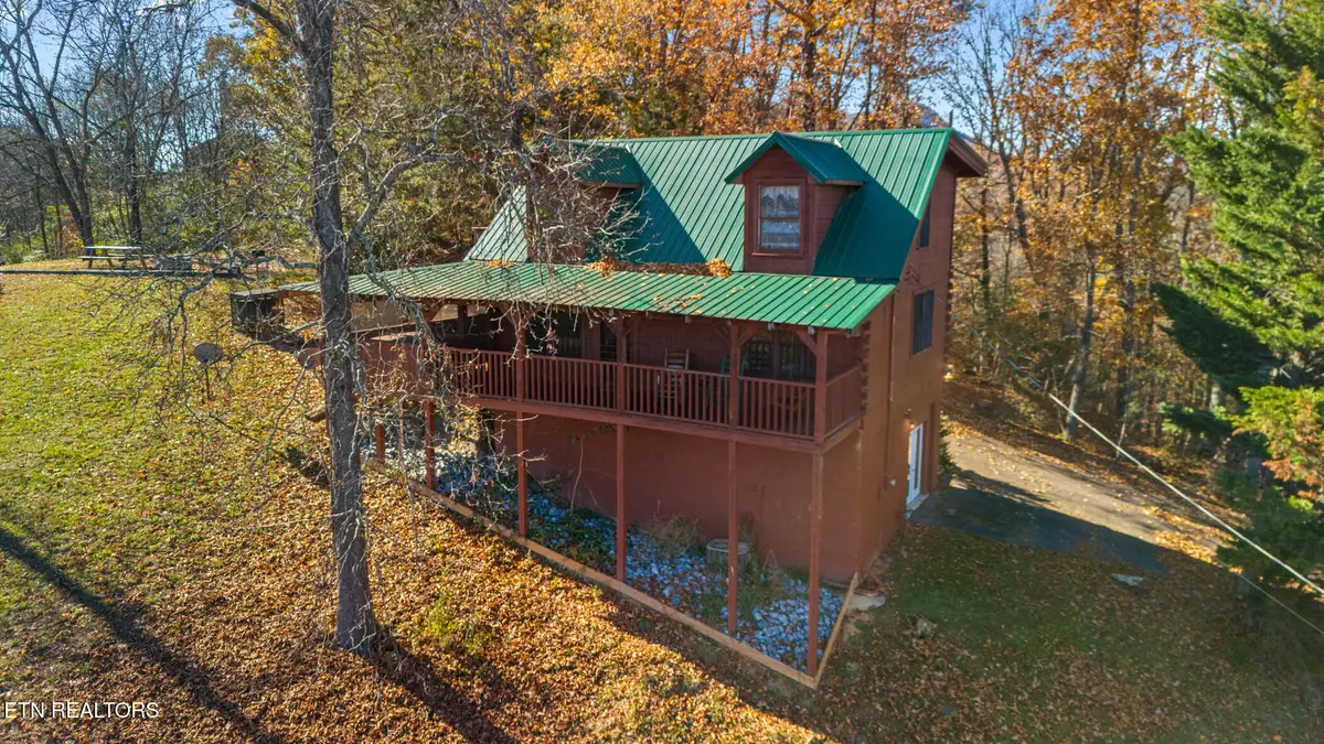 1086 Sharp Hollow Rd, Sevierville, TN 37862 - #1