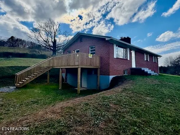 526 Blue Hollow Rd, Rose Hill, VA 24281