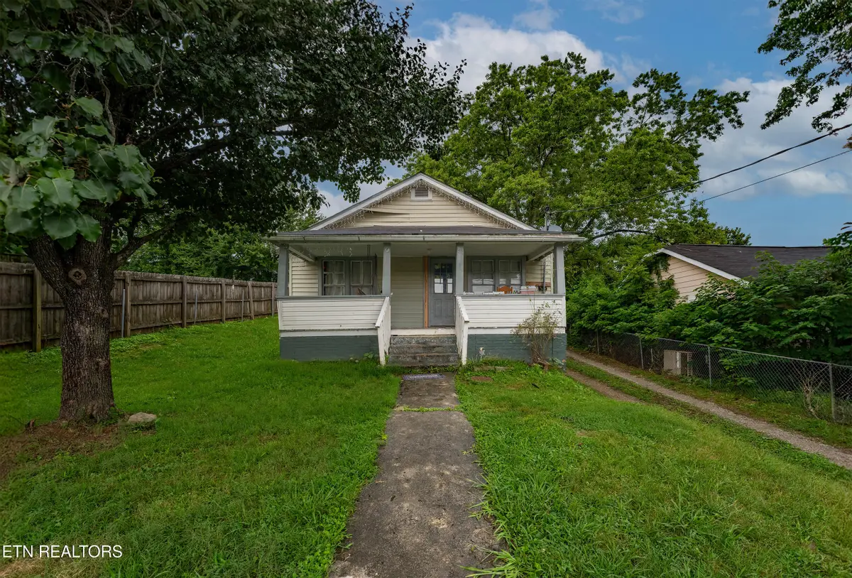 713 Unaka St, Harriman, TN 37748 - #1