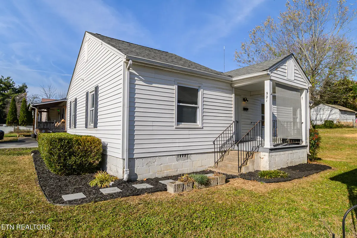 921 Shamrock Ave, Knoxville, TN 37917 - #1