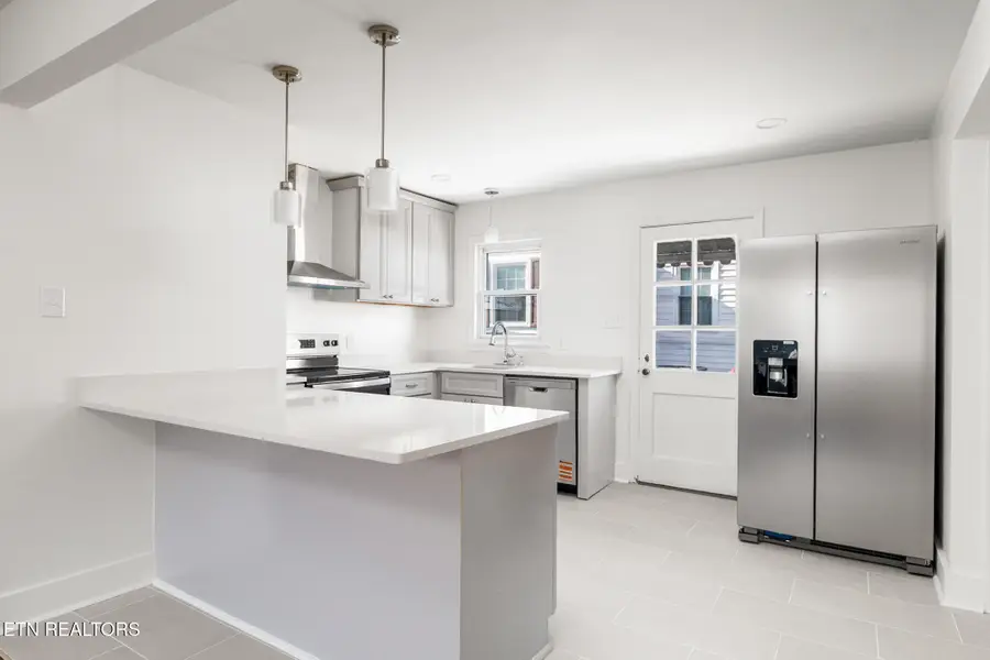 921 Shamrock Ave, Knoxville, TN 37917 - #2