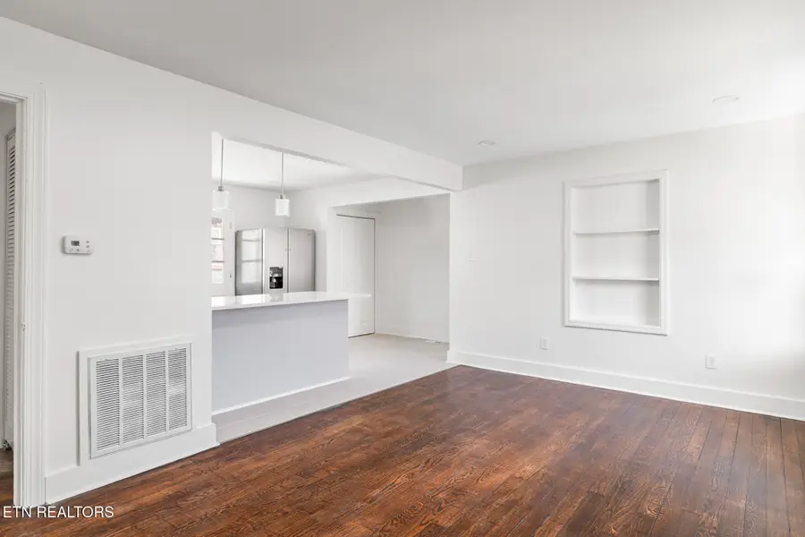 921 Shamrock Ave, Knoxville, TN 37917 - #3