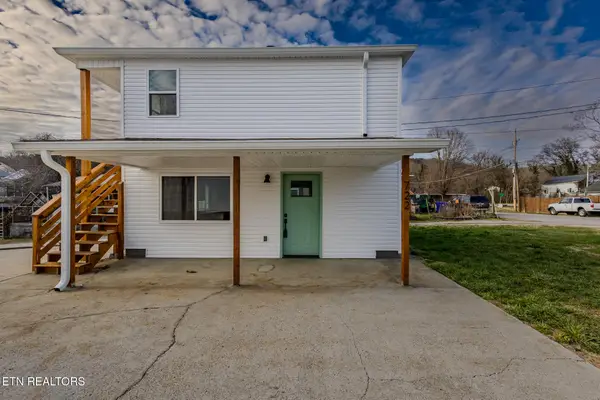 722 Virginia Ave, Harriman, TN 37748