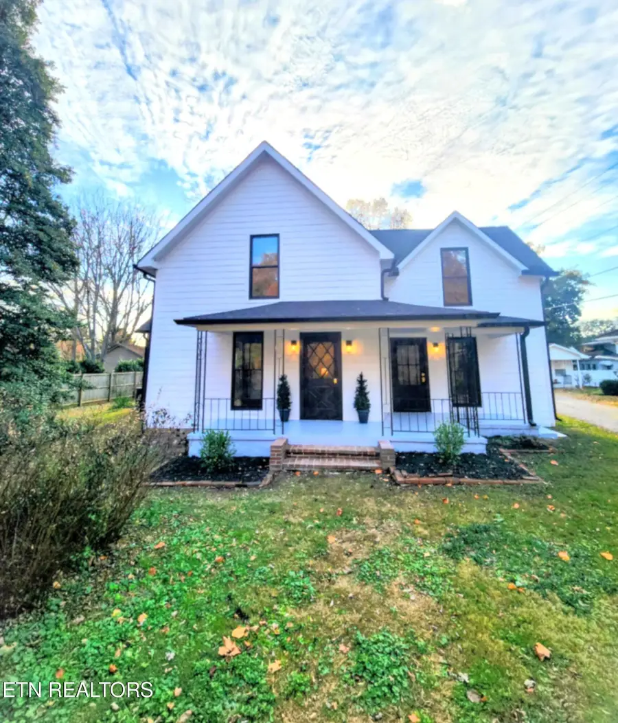 1011 S Court St, Maryville, TN 37803 - #3