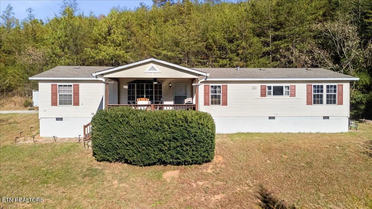 916 Scenic River Rd, Madisonville, TN 37354 - #1