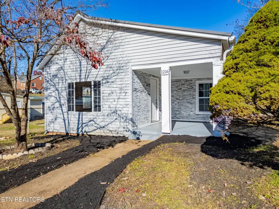 1216 NW Mercer St, Knoxville, TN 37921 - #3