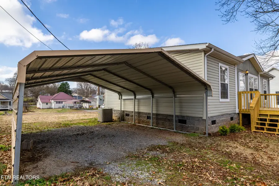 805 Park St, Sweetwater, TN 37874 - #2