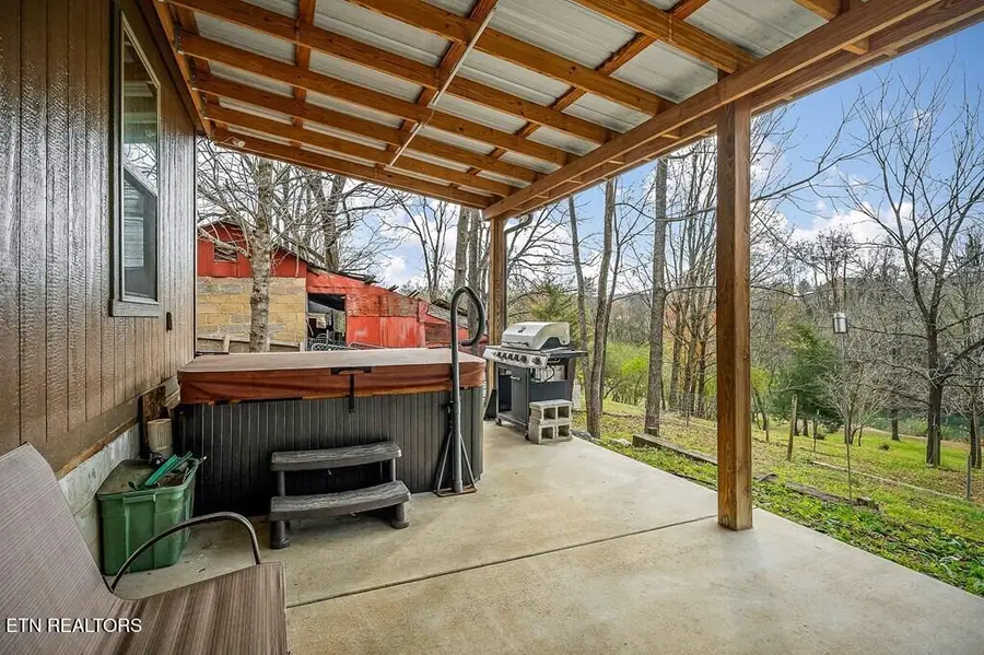 301 W Everett St, Sparta, TN 38583 - #2