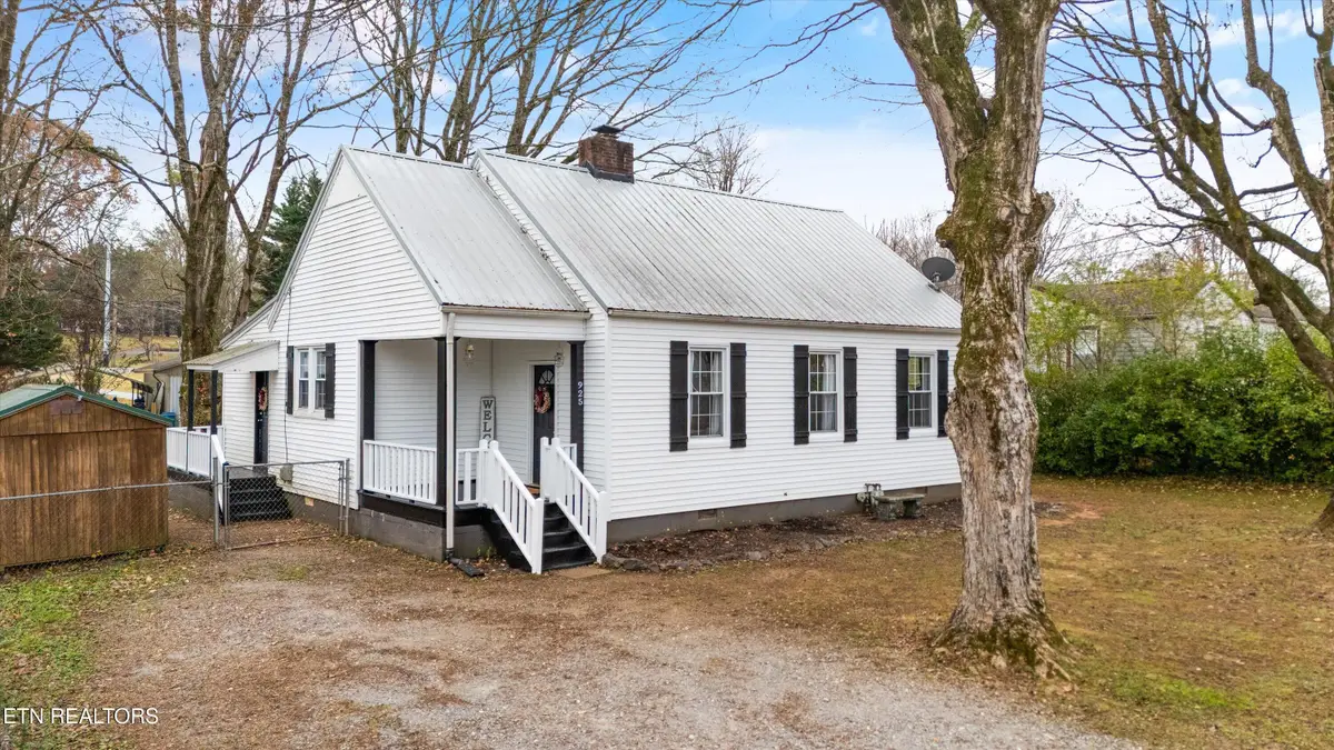 925 Barnabas St, Athens, TN 37303 - #1