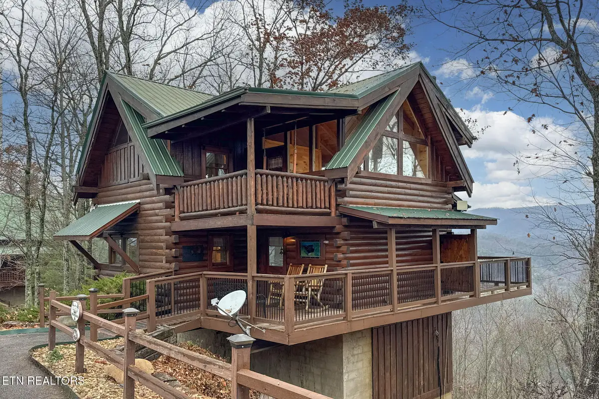 3640 Carsons Ridge Way, Sevierville, TN 37862 - #1