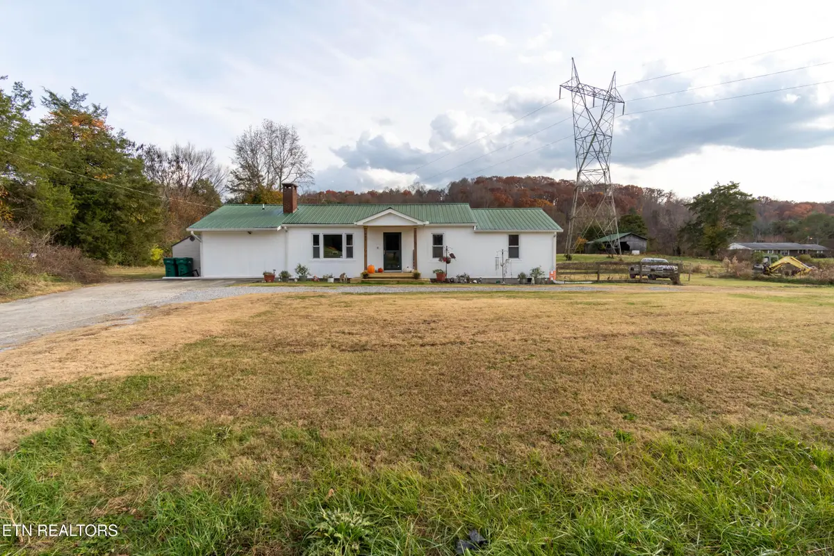 1055 Hines Valley Rd, Lenoir City, TN 37771 - #1