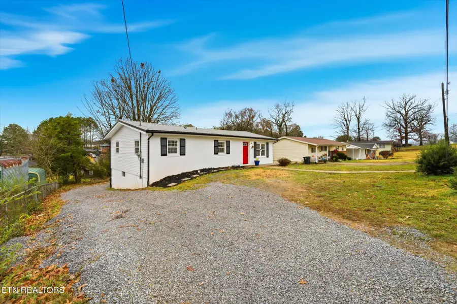 425 Cumberland Ave, Athens, TN 37303 - #2