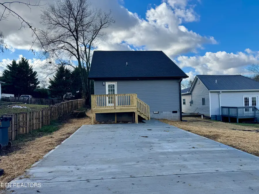 1214 NW Mercer St, Knoxville, TN 37921 - #3