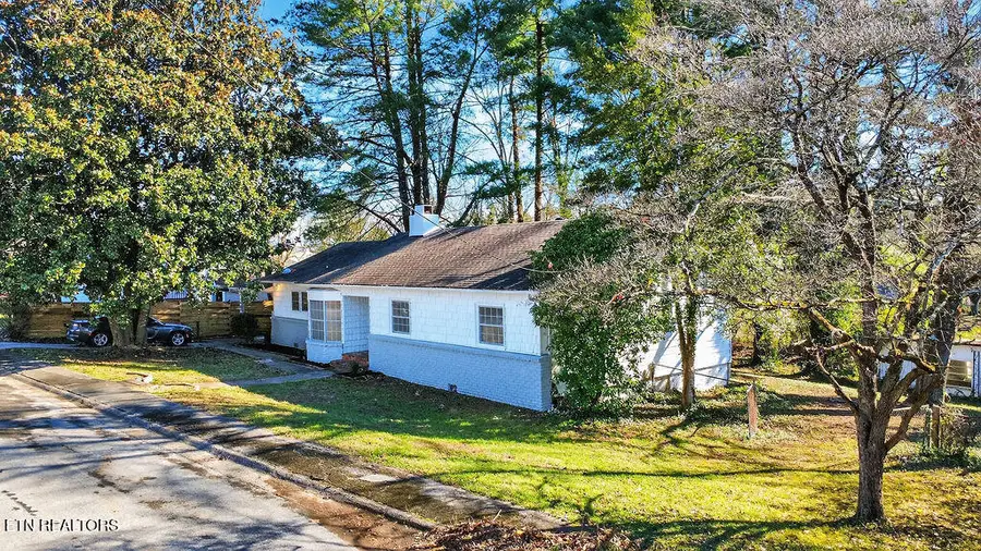 109 E Pasadena Rd, Oak Ridge, TN 37830 - #3