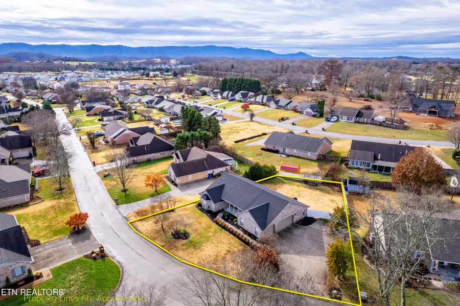 1213 N Wingate Way, Maryville, TN 37803 - #3