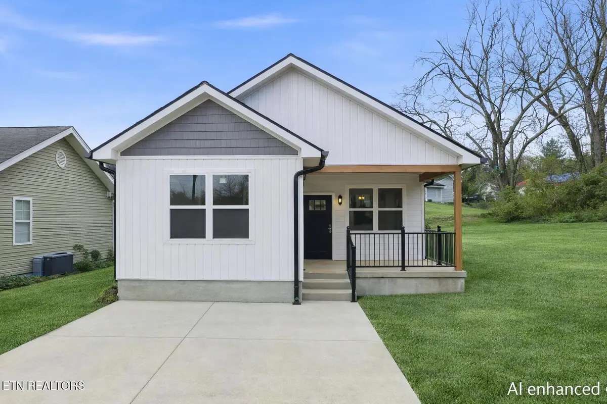 818 W Anderson Ave, Knoxville, TN 37921 - #1