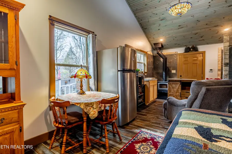 5909 Old Walland Hwy, Walland, TN 37886 - #3