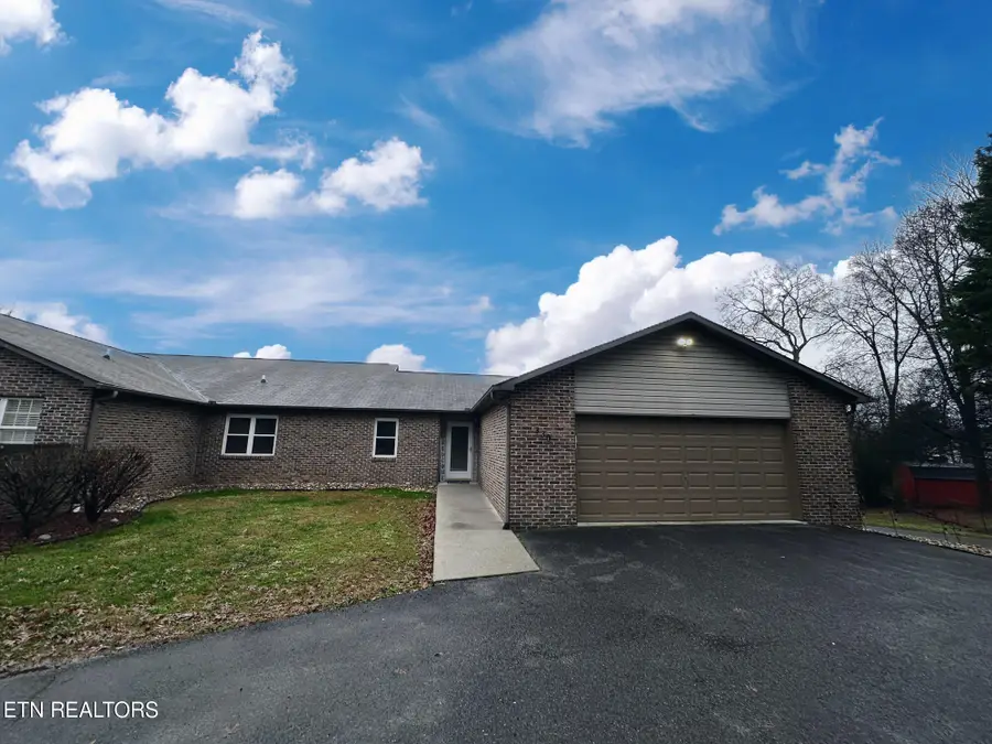 330 Villa Drive, Seymour, TN 37865 - #2