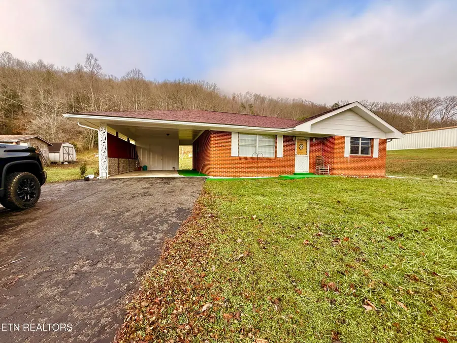 487 Right Poor Valley Rd, Pennington Gap, VA 24277 - #3