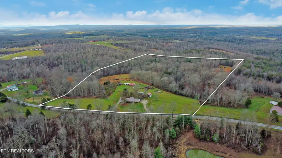 2620 Deer Lodge Hwy, Deer Lodge, TN 37726 - #2