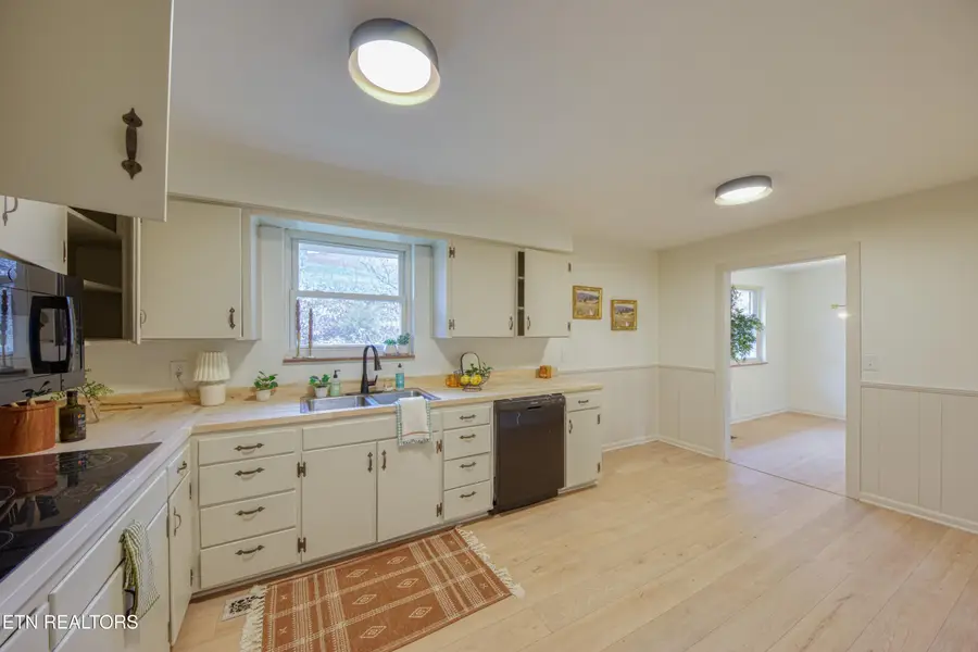 501 Westbury Drive, Clinton, TN 37716 - #3