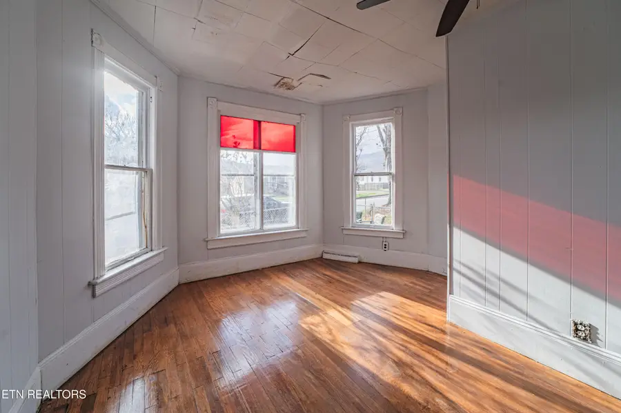 306 Carter Ave, Harriman, TN 37748 - #3