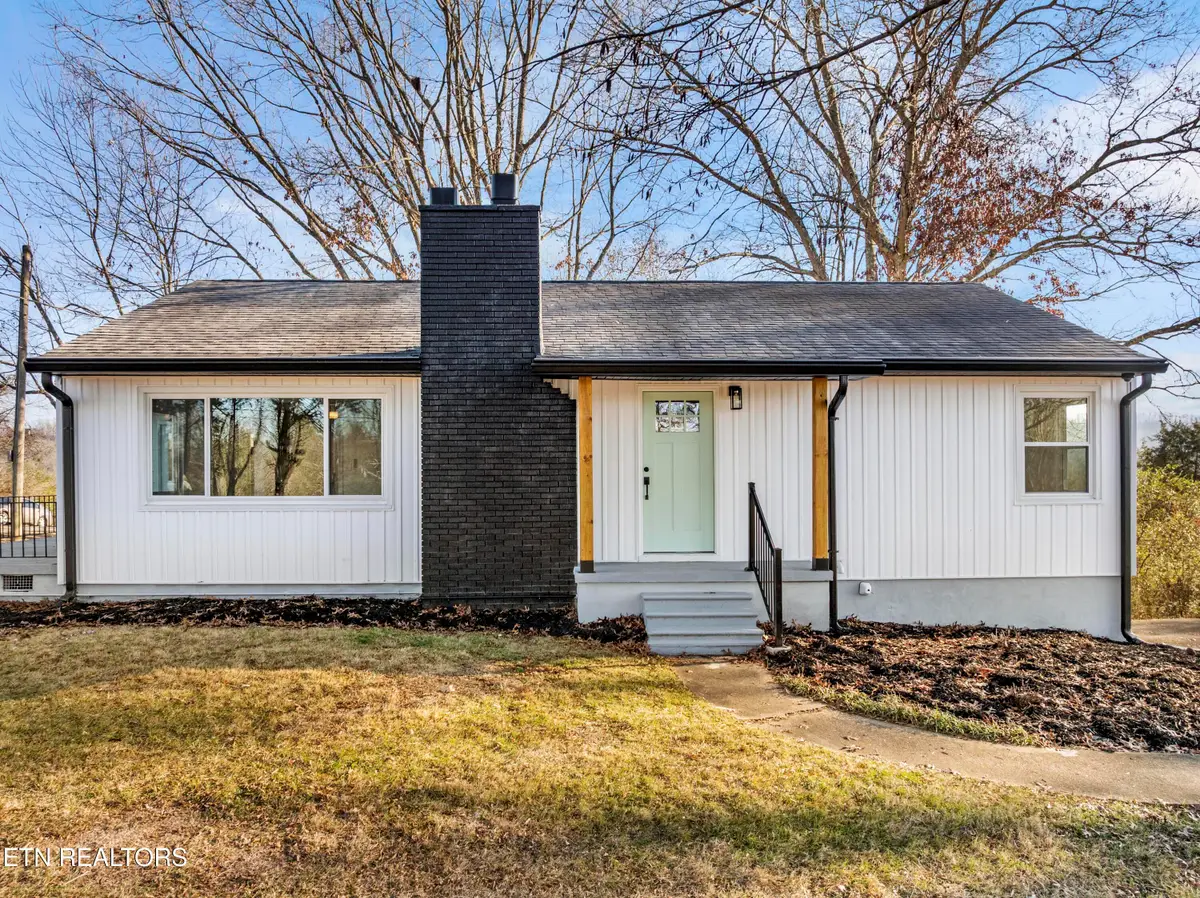 704 W Emory Rd, Powell, TN 37849 - #1