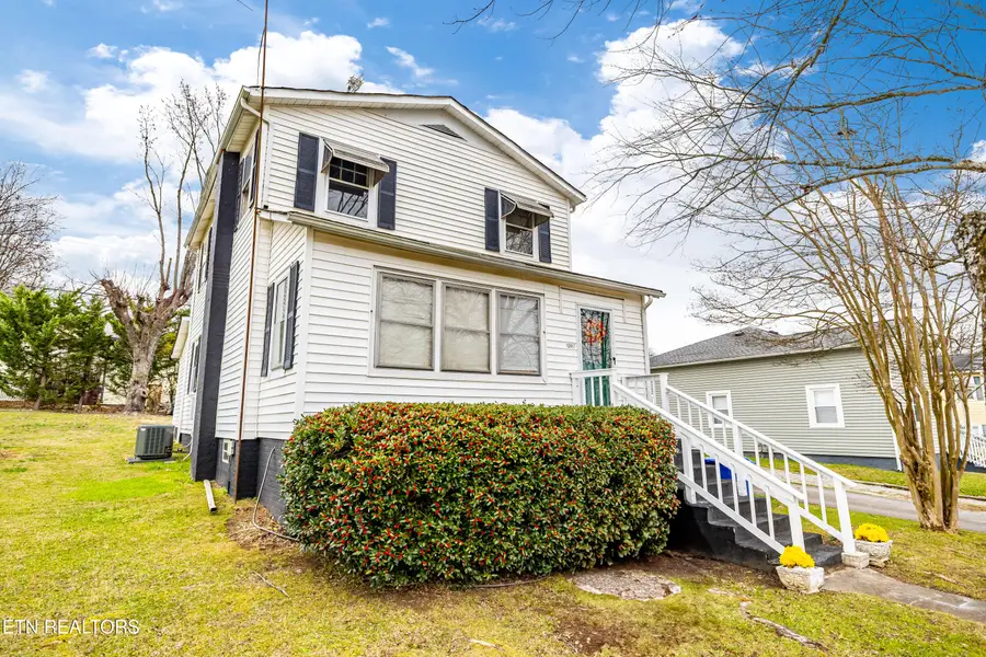 1240 N Wright Rd, Alcoa, TN 37701 - #2