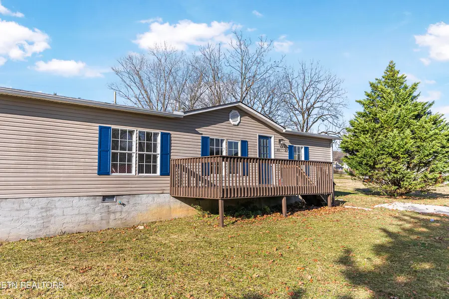 806 Reynolds Ave, Clinton, TN 37716 - #3